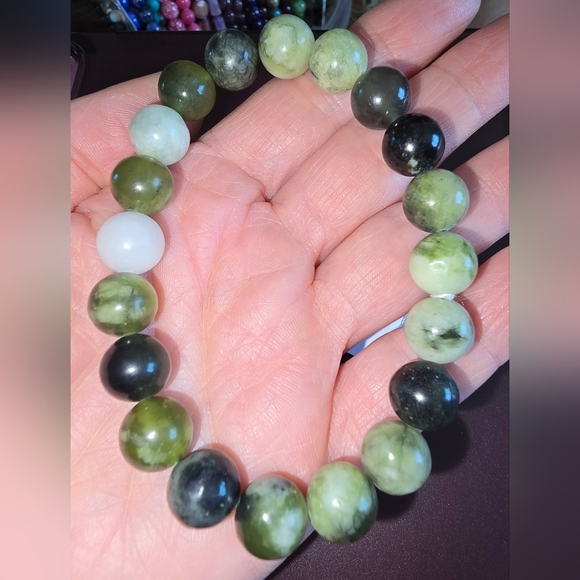 10mm Austrailian Chrysoprase Bracelet - Picture 8 of 14